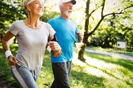 Joggen beginnen mit 50 & 60 Jahren - Trainingsplan und Tipps, um mit dem Laufen im Alter anzufangen